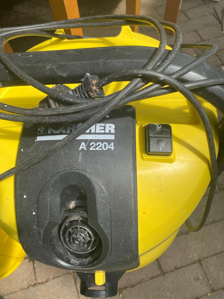 Kärcher A 2204 Waterstofzuiger - Krachtige Alleszuiger, Ophalen, Gebruikt, Kärcher, Waterstofzuiger
