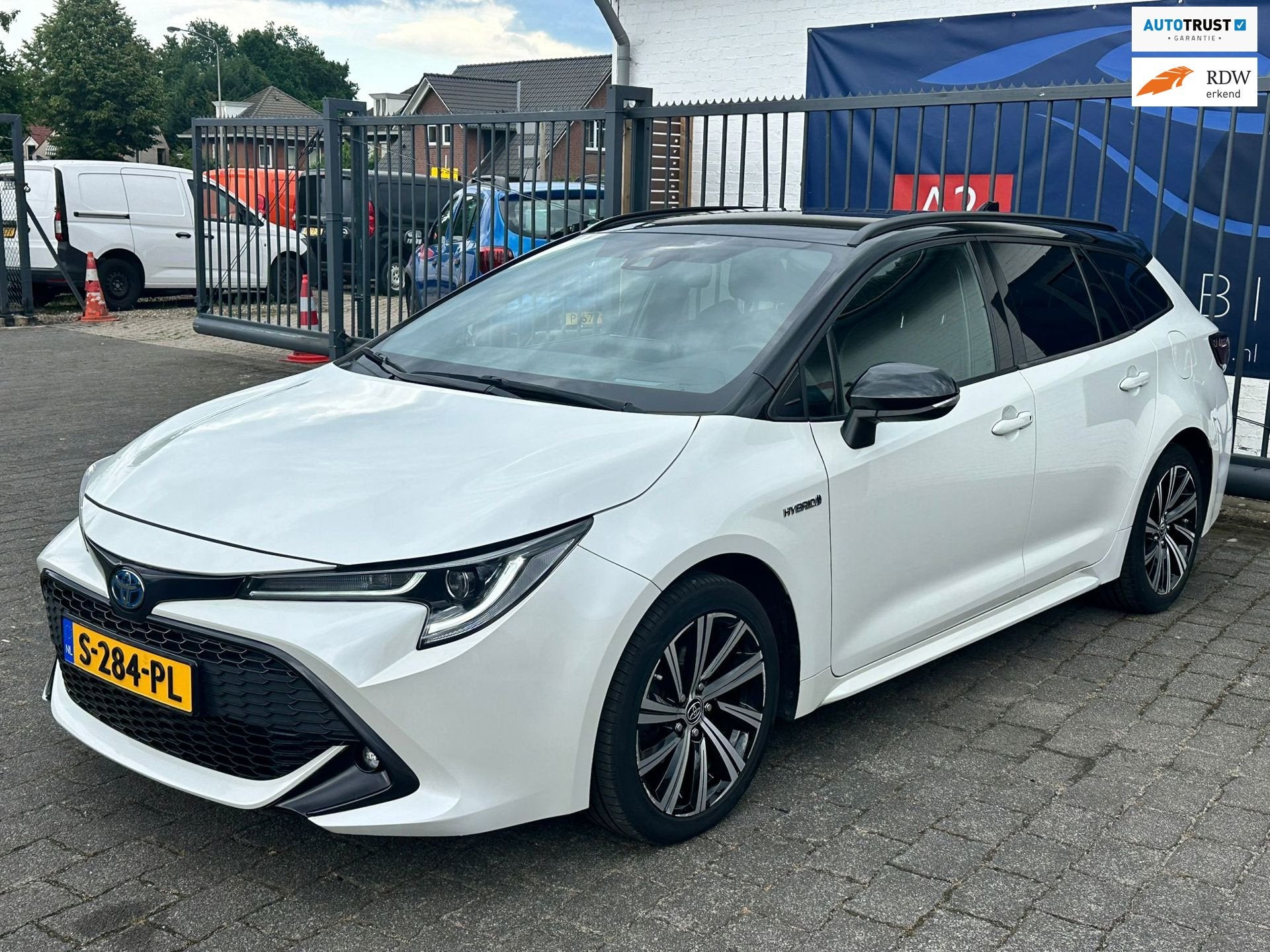 Toyota Corolla Touring Sports 1.8 Hybrid GR-Sport / HEAD-UP, Auto's, 1345 kg, 450 kg, Gebruikt, 4 cilinders
