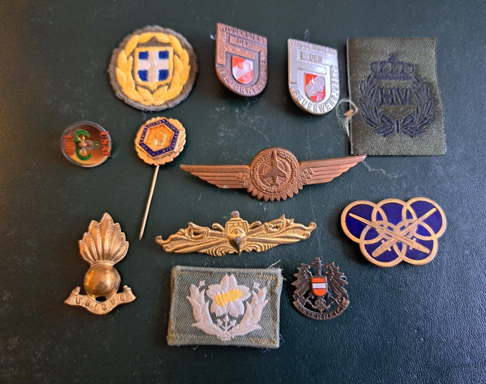 Lot emblemen UK,USA Oostenrijk, België, Grieks, Verzamelen, Ophalen of Verzenden, Overige gebieden, Embleem of Badge