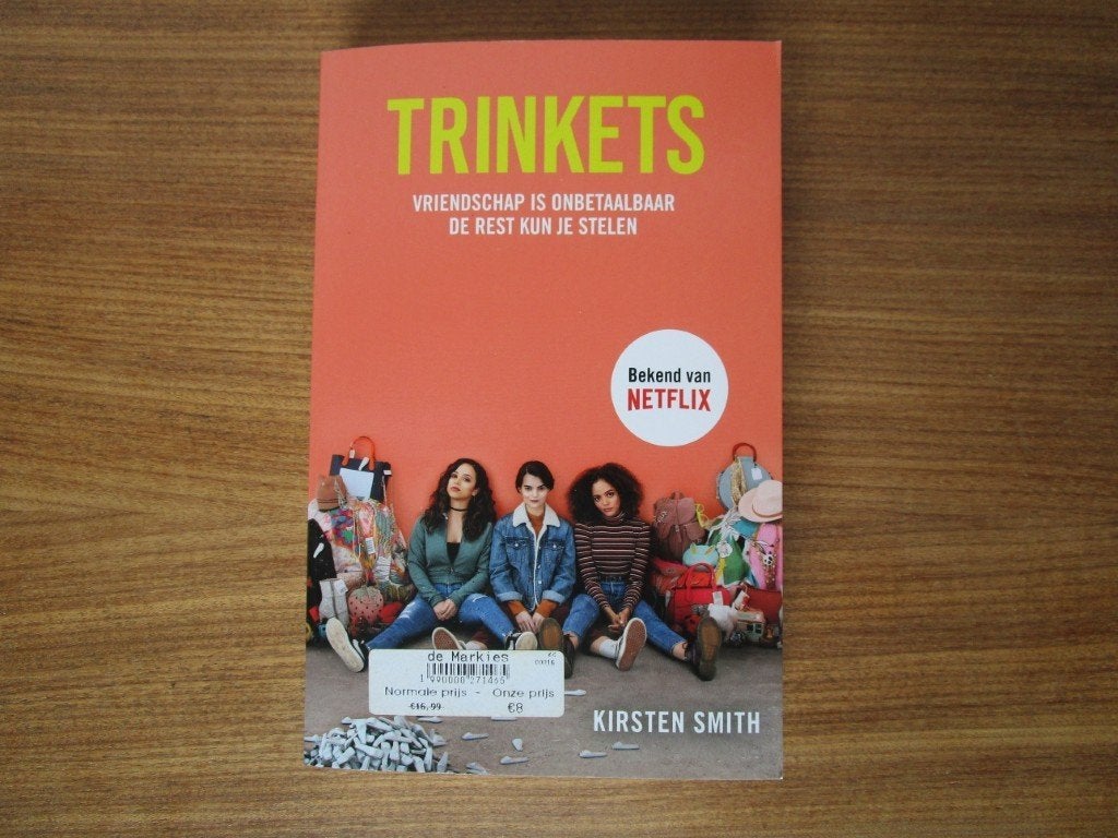 Nr.240: Boek Roman van Kirsten Smith - Trinkets -, Ophalen of Verzenden, Zo goed als nieuw, Kirsten Smith