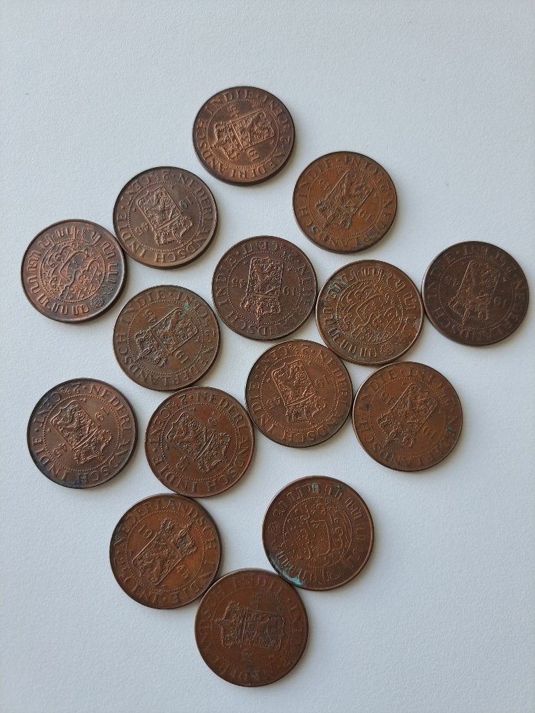 15 Nederlands-Indische munten van 2 1/2 cent uit 1945, Postzegels en Munten, Munten | Azië, Ophalen of Verzenden, Zuidoost-Azië