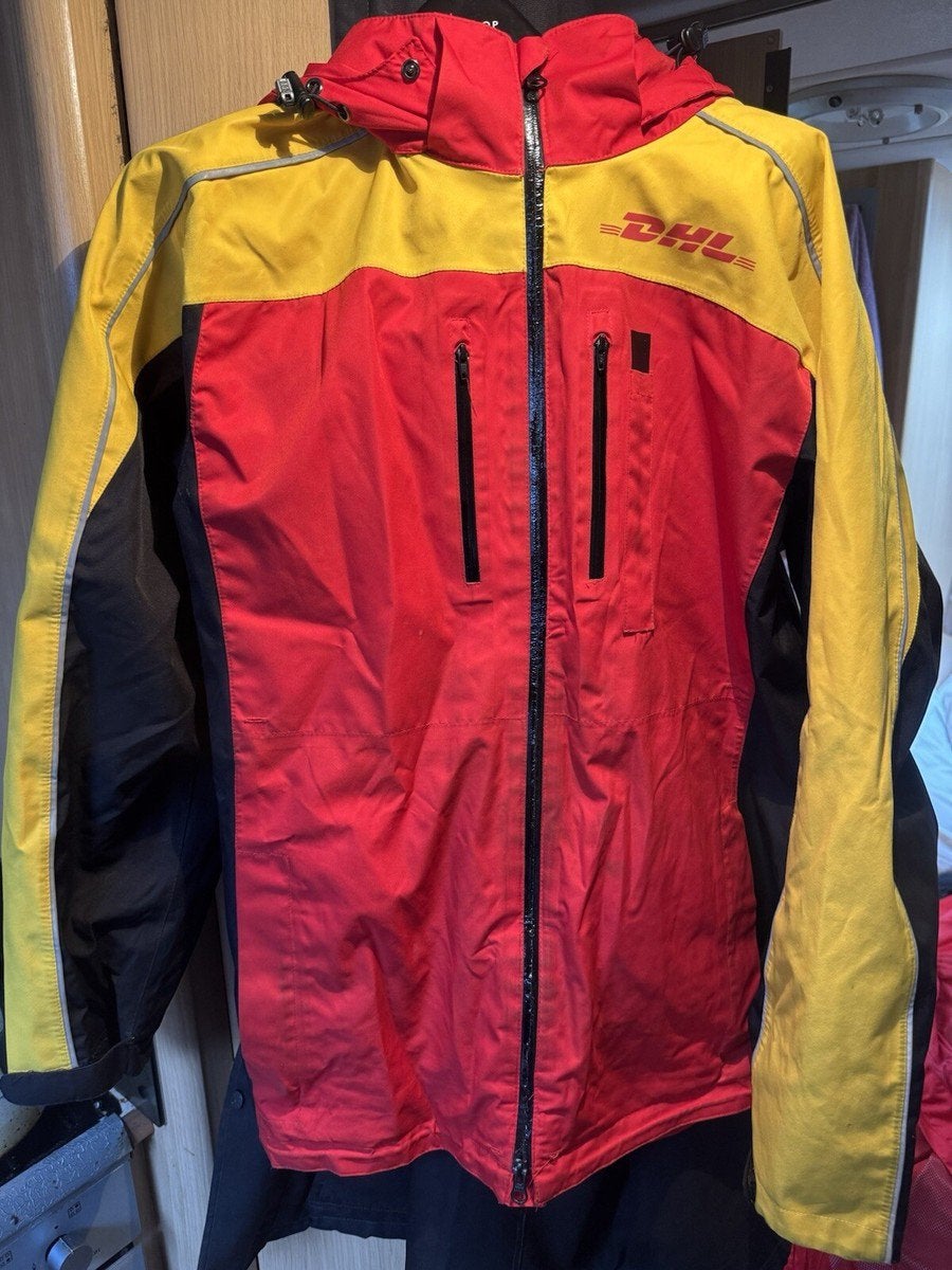 DHL jas met capuchon niet gebruikt., Ophalen, Zo goed als nieuw, Jack