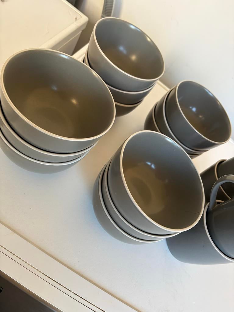 IKEA Servies - Kommen en Mokken (Grijs), Huis en Inrichting, Ophalen, Gebruikt, Keramiek, Kom(men)