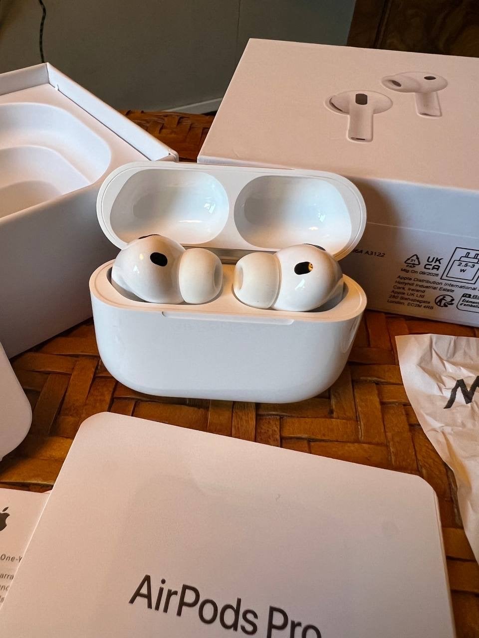 Nieuwe AirPods Pro 3 met aankoopbon en Apple Care, In gehoorgang (in-ear), Actieve ruisonderdrukking, Nieuw, Ophalen of Verzenden
