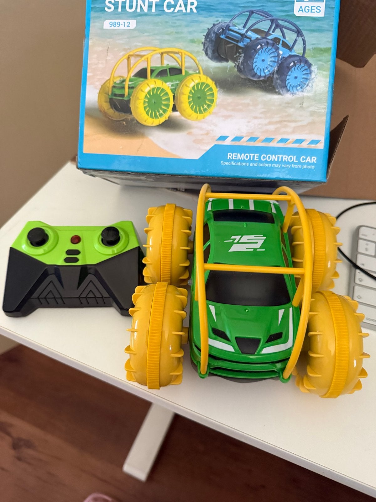 Amphibious RC Stunt Car - Nieuw in doos, Elektro, Auto offroad, Nieuw, Ophalen of Verzenden