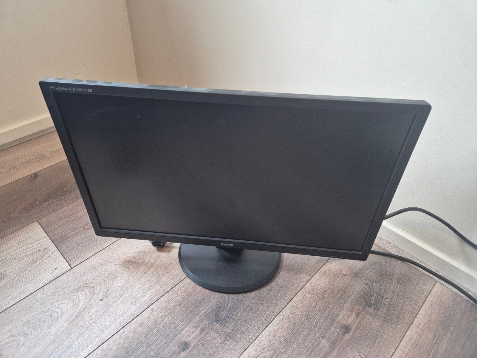 Iiyama ProLite E2483HS en Philips 241S4L monitor set, Computers en Software, Ophalen, DVI, Gebruikt, In hoogte verstelbaar
