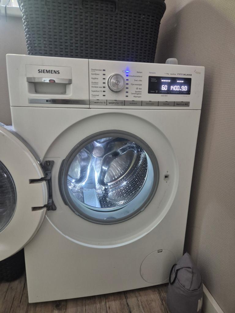 Zeer nette wasmachine Siemens iQ700, Ophalen, 8 tot 10 kg, Voorlader, 85 tot 90 cm