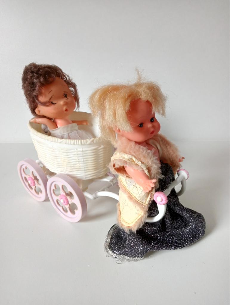 Vintage babypoppen met kinderwagen, Ophalen of Verzenden, Gebruikt, Babypop