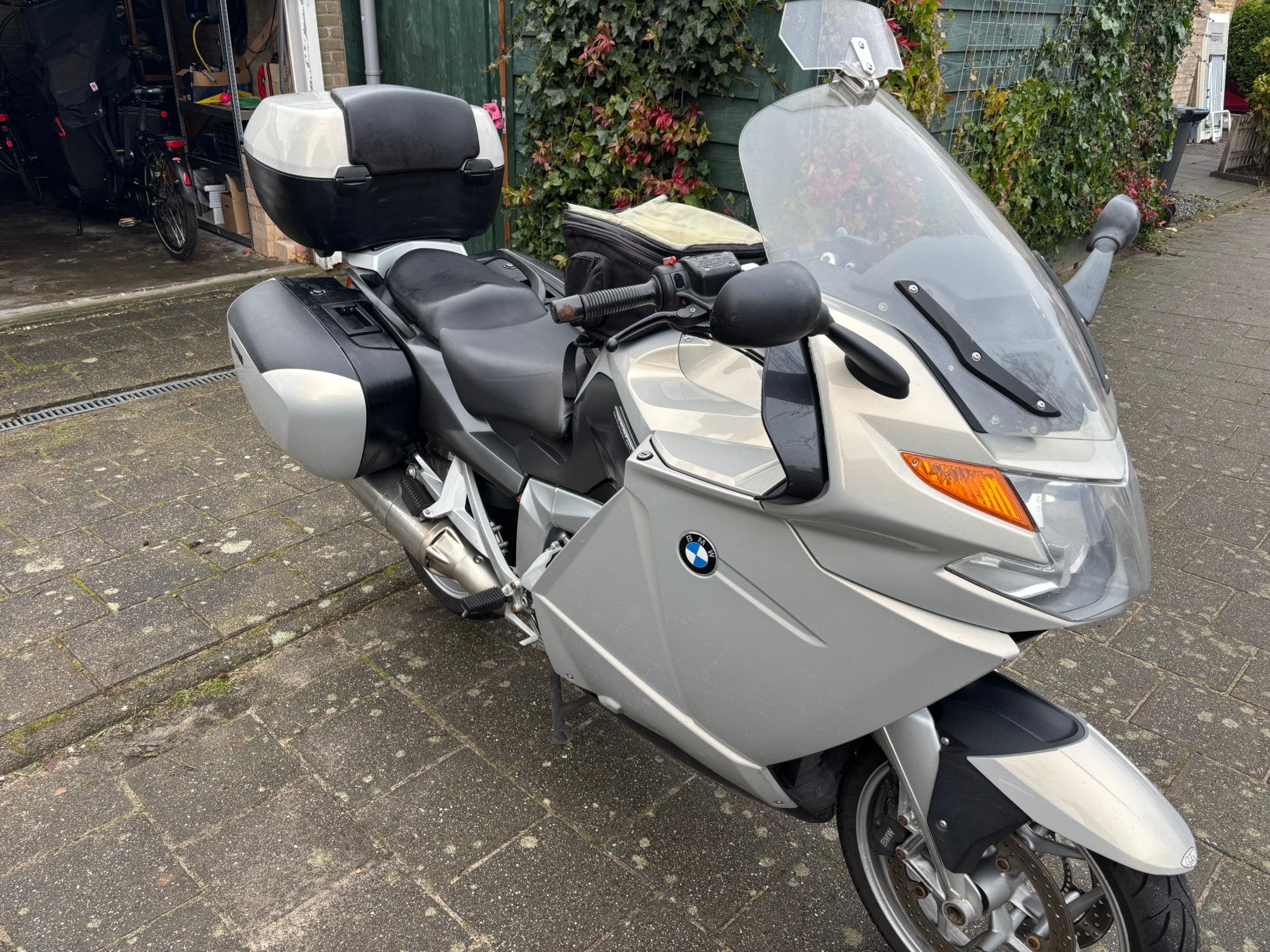 BMW K1200 GT - inclusief complete kofferset en breed scherm, Motoren, Motoren | BMW, 4 cilinders, Motorrijbewijs A, Handvatverwarming