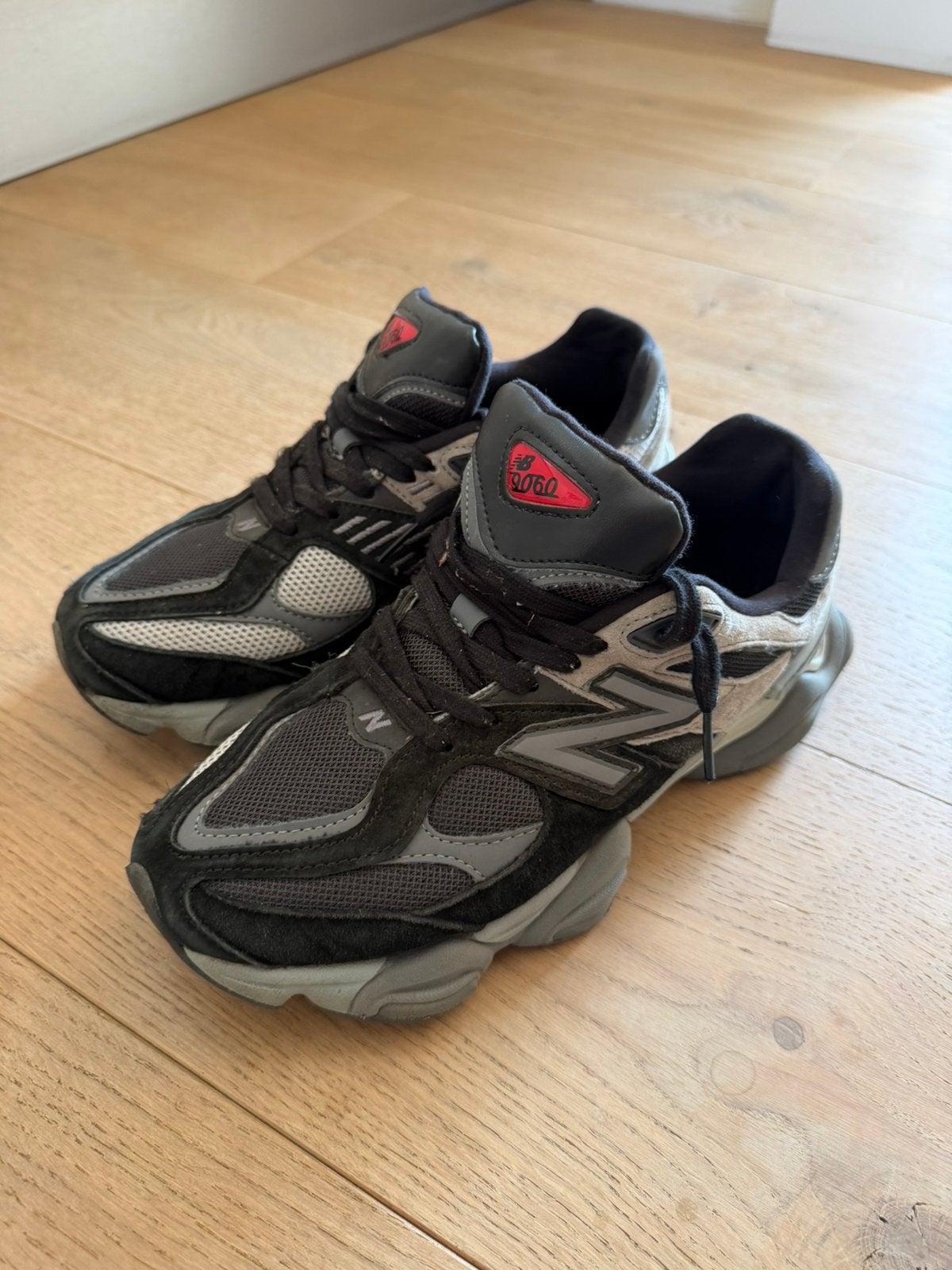 New Balance 9060, Ophalen of Verzenden, Zo goed als nieuw, Zwart