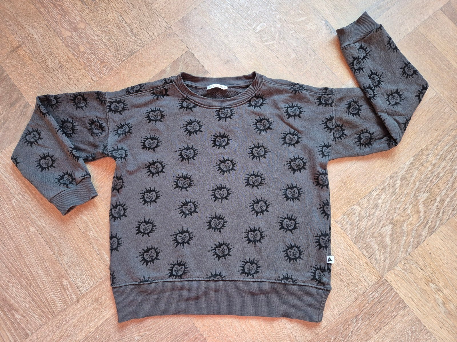 Ammehoela sweater 128/134, Kinderen en Baby's, Ophalen of Verzenden, Zo goed als nieuw, Jongen, Trui of Vest
