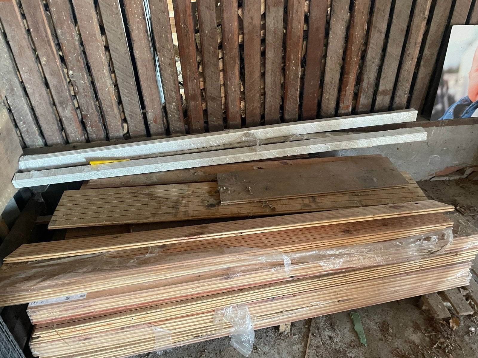 Diverse houten planken en balken - Nieuw en gebruikt, Ophalen, Minder dan 25 mm, Grenen, Zo goed als nieuw