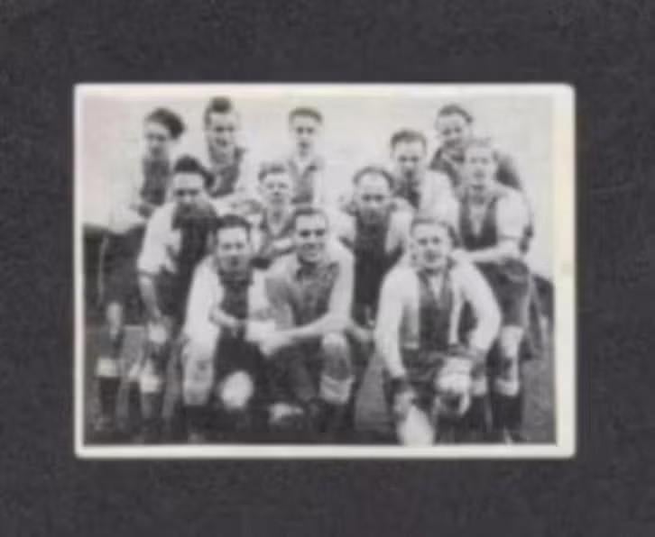 Voetbalplaatje Elinkwijk Zuilen 1951-1952., Ophalen of Verzenden, Zo goed als nieuw