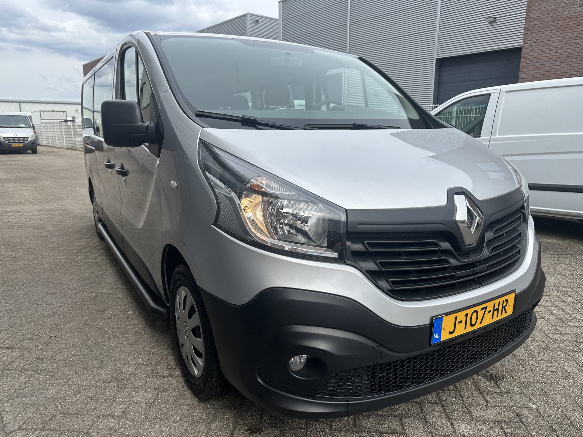 Renault Trafic Passenger 1.6 dCi L2 9 persoons 21.950 incl.B, Voorwielaandrijving, Stof, Gebruikt, 2000 kg