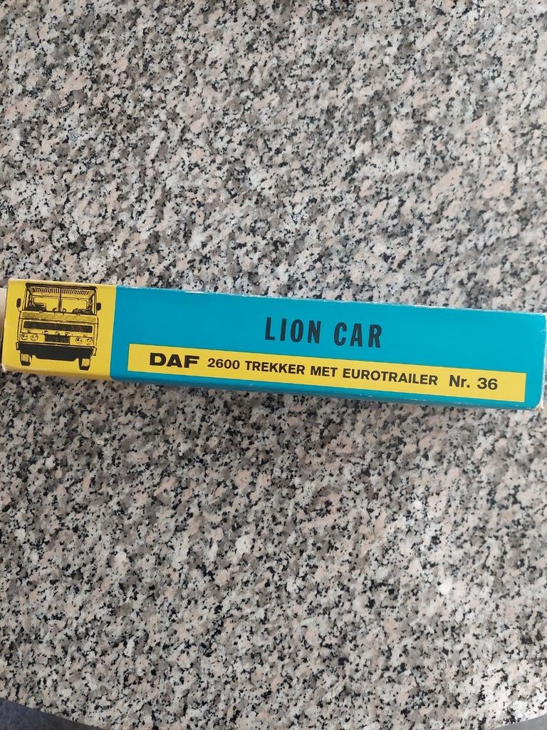 DAF 2600 TREKKER MET EUROTRAILER NR 36 ZWAARDEMAKER MET DOOS, Ophalen of Verzenden, Zo goed als nieuw, Bus of Vrachtwagen, Lion Toys