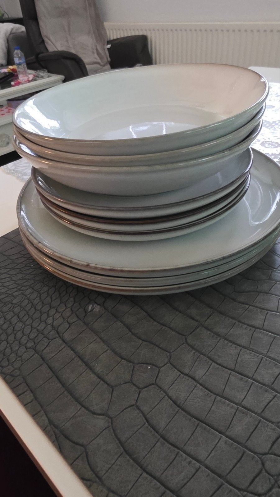 IKEA Servies Set - Borden en Kommen - Zo goed als nieuw, Ophalen of Verzenden