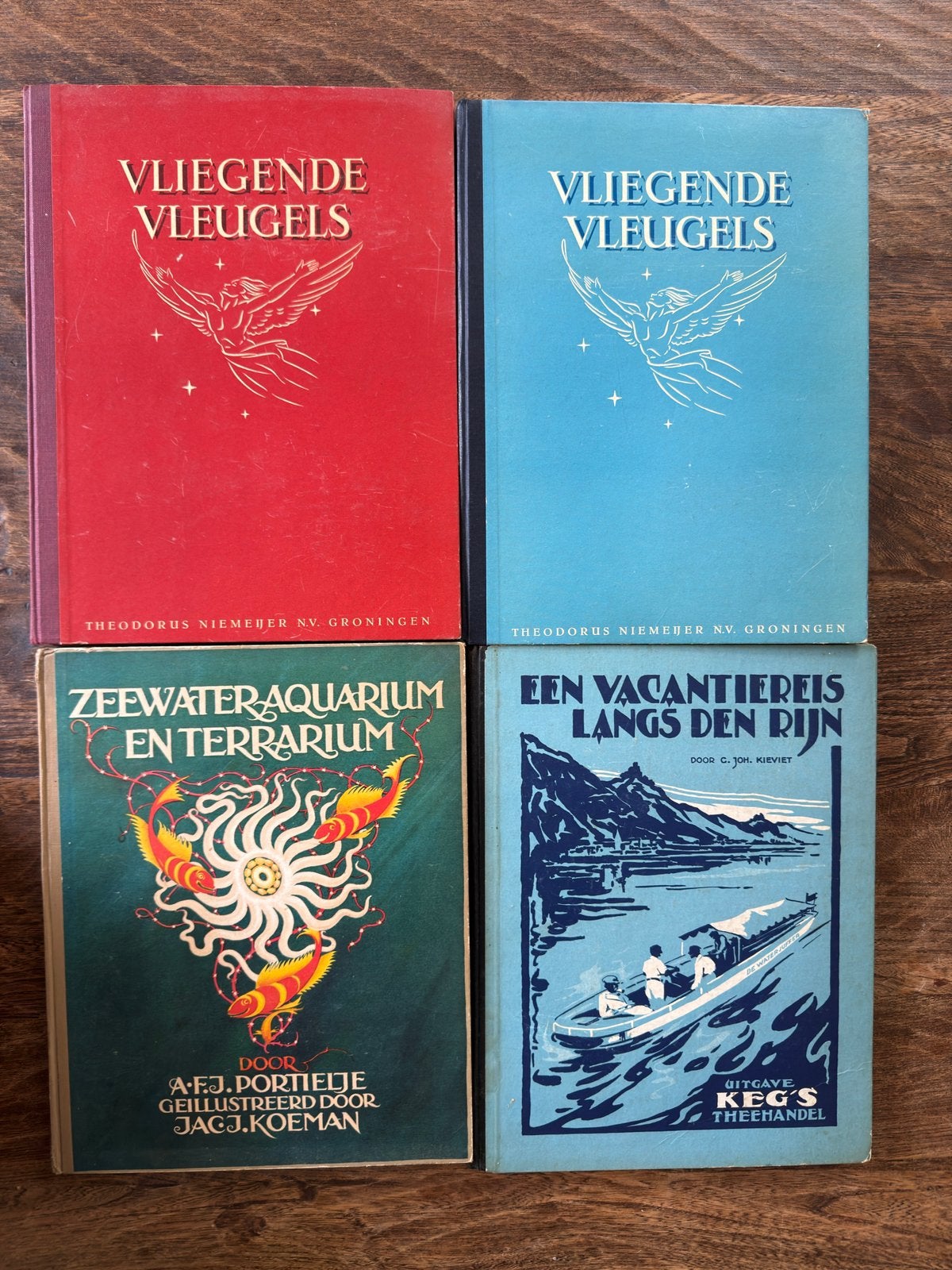 Vier oude prentenboeken Aquarium, vliegende vleugels en Rijn, Boeken, Ophalen, Zo goed als nieuw