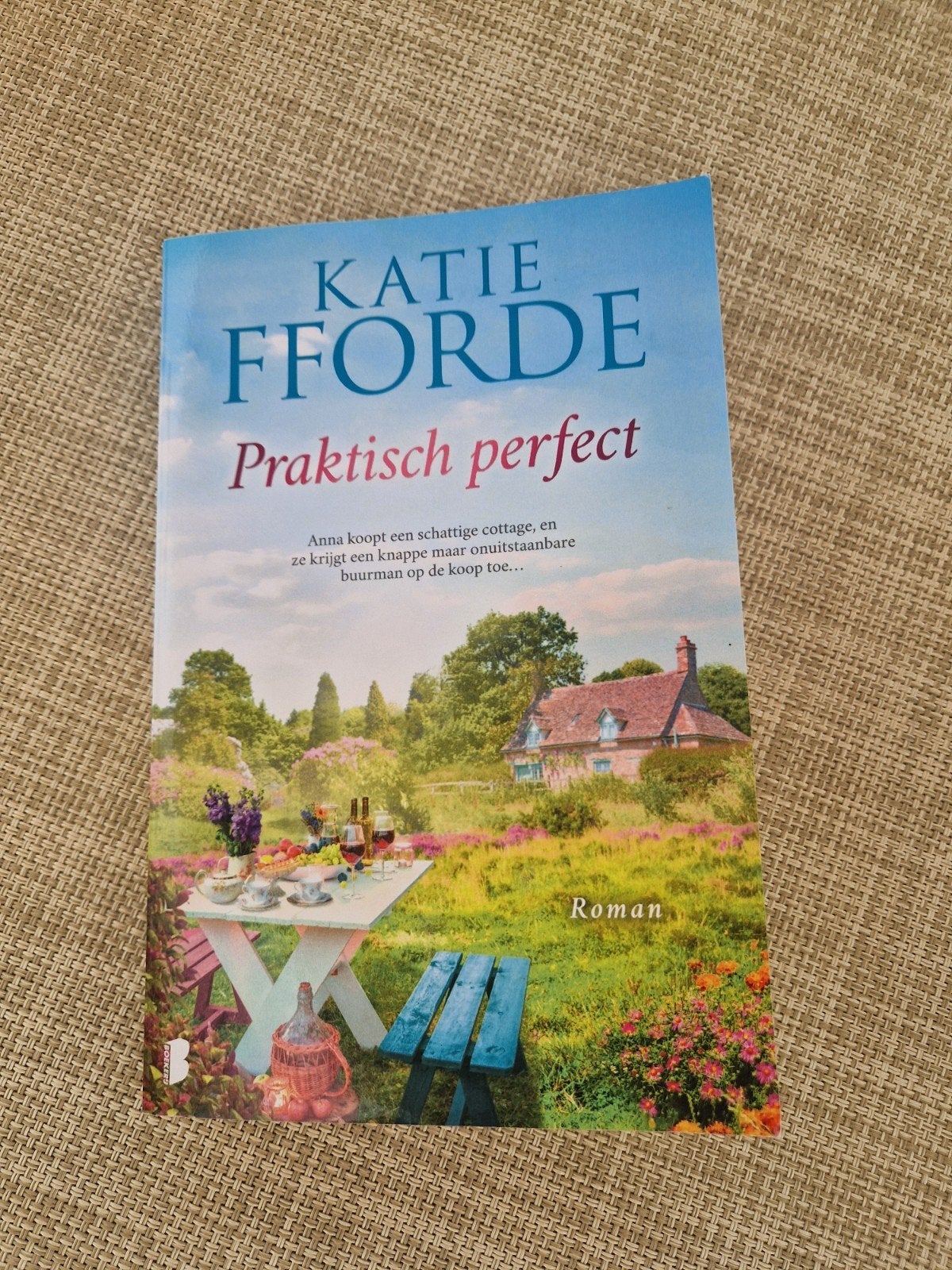 Katie Fforde praktisch perfect, Ophalen of Verzenden, Zo goed als nieuw