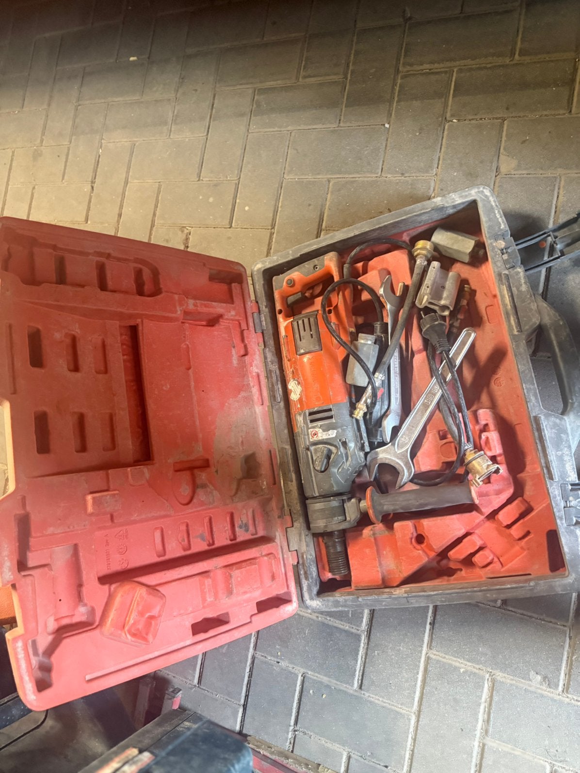 Husqvarna diamant boormachine. Nat en droog, Ophalen, Zo goed als nieuw, Boormachine