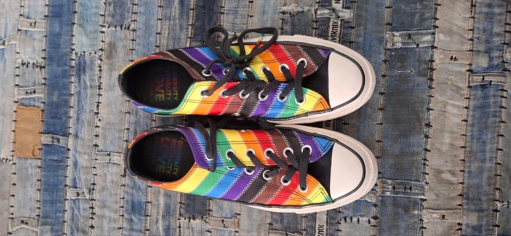 Unieke lage Allstars regenboog editie maat 39,5 25 cm, Kleding | Dames, Schoenen, Overige kleuren, Verzenden, All stars, Sneakers of Gympen