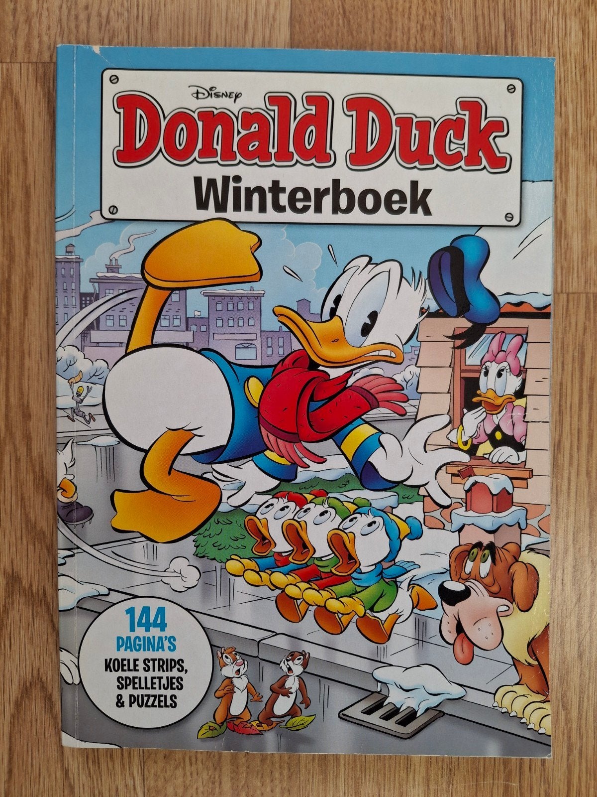 Donald Duck Winterboek 2021, Gelezen, Ophalen of Verzenden, Walt Disney, Eén stripboek