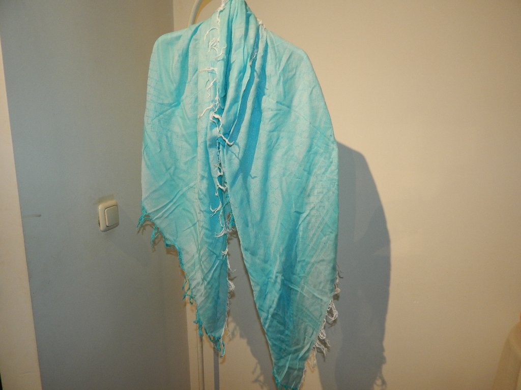Gucci grote monogram print shawl azuur turquoise franje, Maat 46/48 (XL) of groter, Ophalen of Verzenden, Sjaal, Gucci