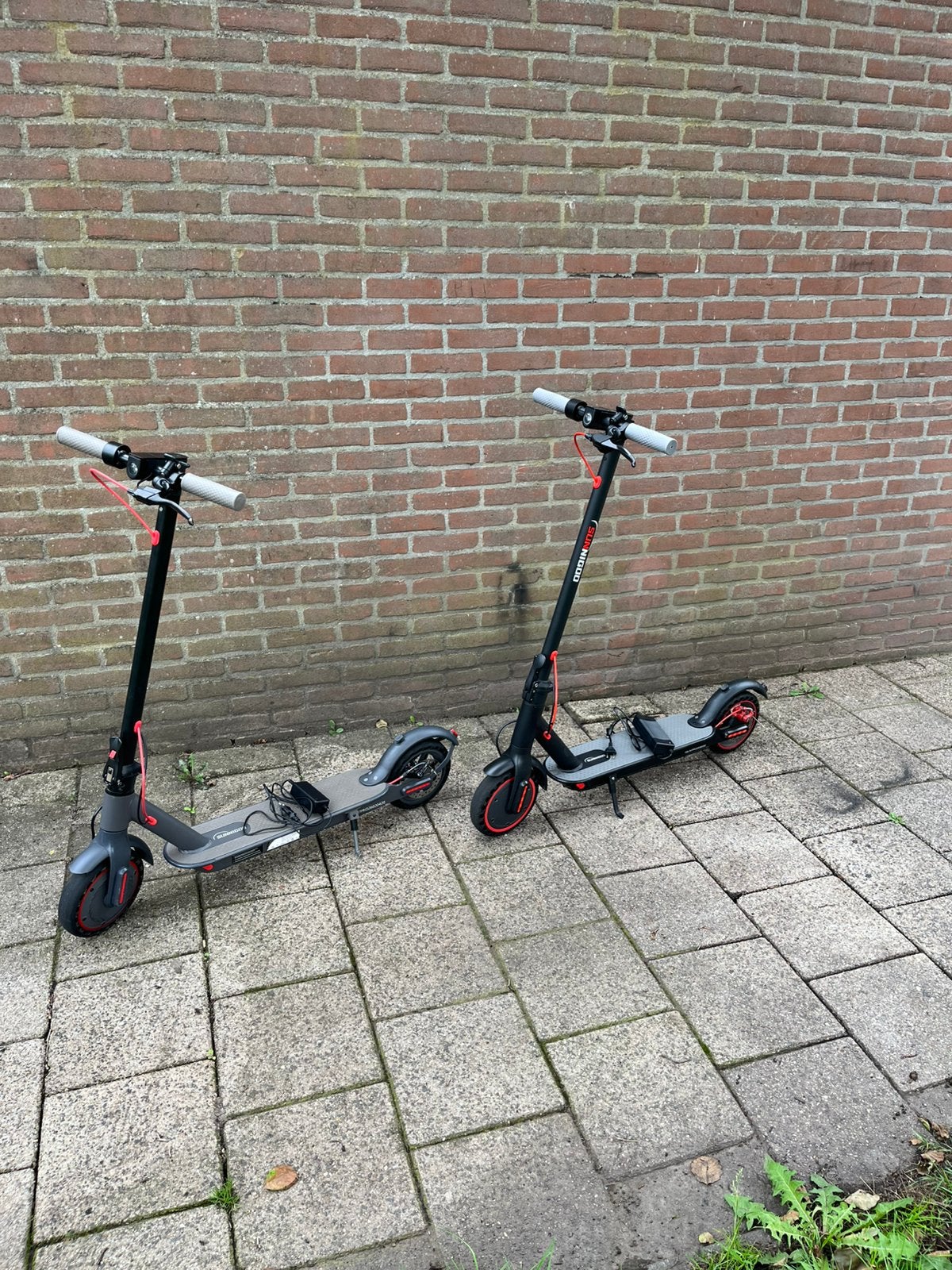 2X Sunnigoo N7pro . lees advertentie, Fietsen en Brommers, Ophalen, Zo goed als nieuw, Elektrische step (E-scooter)