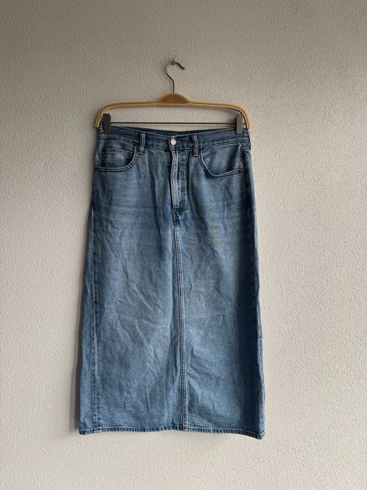 Levi’s blauwe lange spijker rok W28, Maat 38/40 (M), Levi's, Blauw, Ophalen of Verzenden