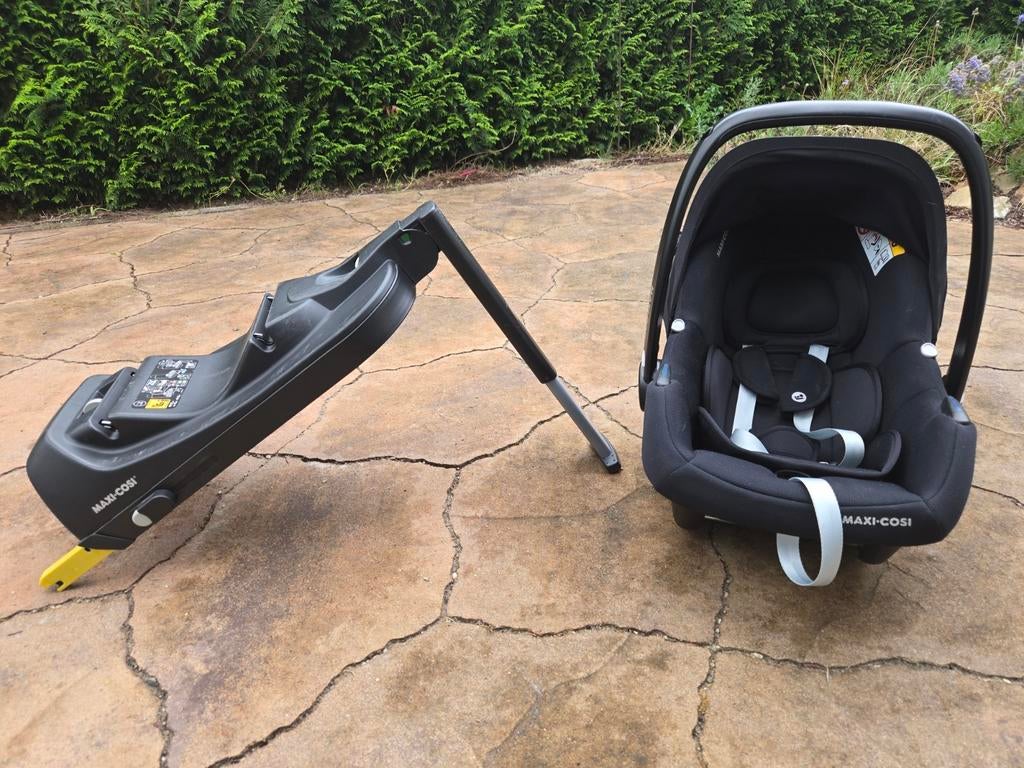 Maxi-Cosi Cabriofix i-Size + Isofix base + Mutsy adapters, Ophalen of Verzenden, 0 t/m 13 kg, Maxi-Cosi, Isofix