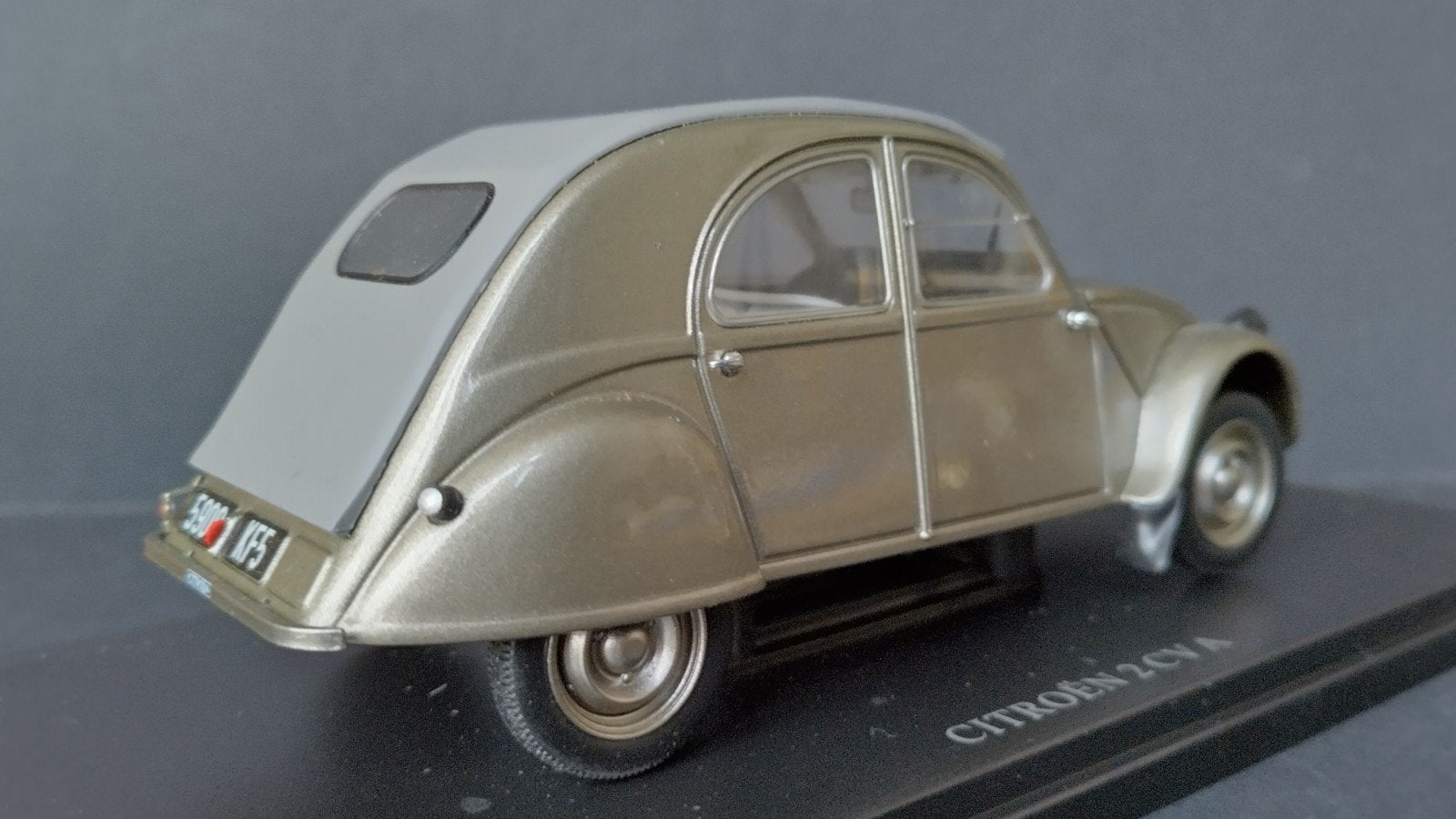 Citroen 2cv a 1:24 Atlas Collections Pol, Hobby en Vrije tijd, Modelauto's | 1:24, Overige merken, Auto, Verzenden, Nieuw