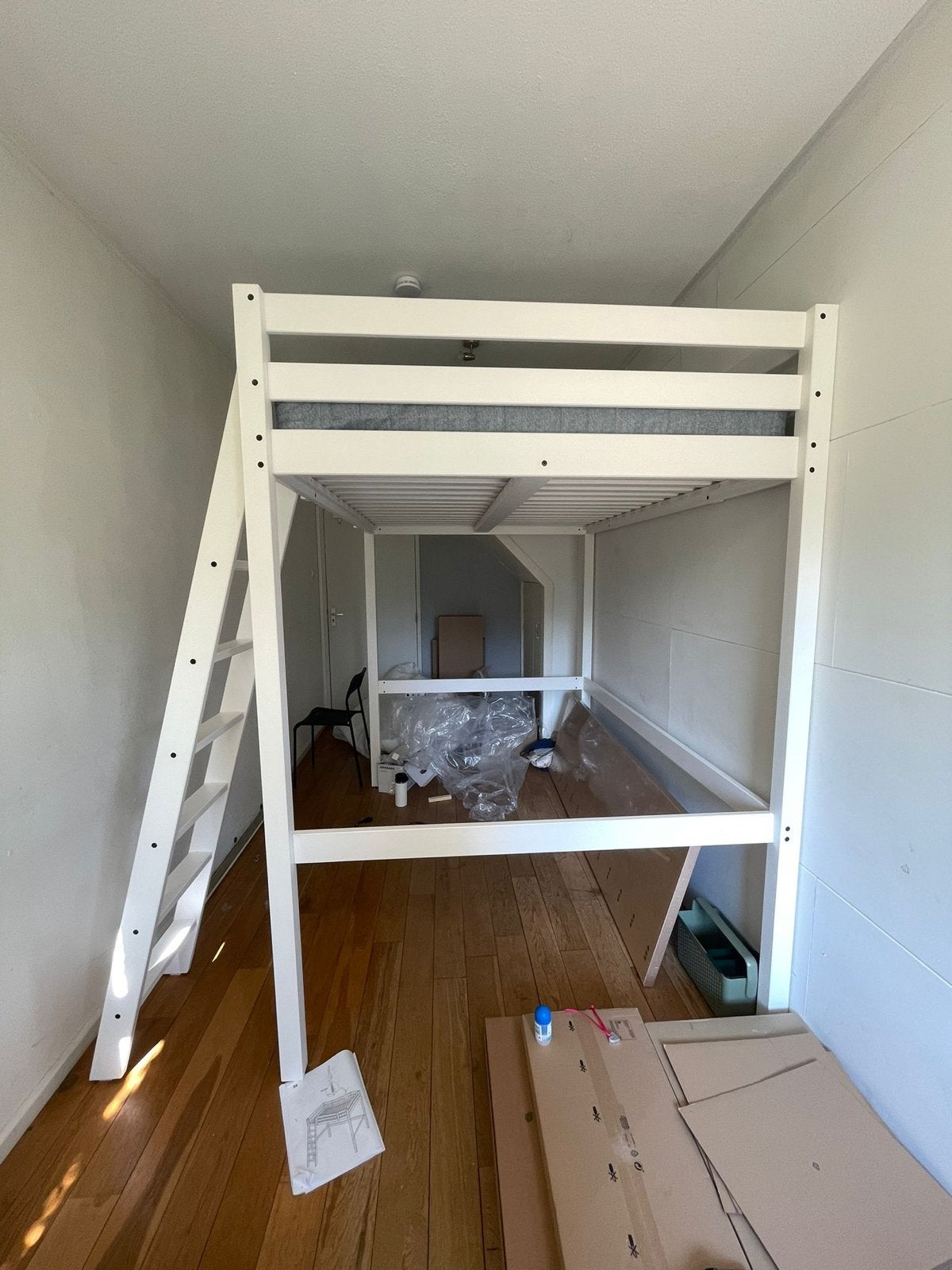 Witte IKEA Stora Hoogslaper - 3 jaar oud, goede staat, Huis en Inrichting, Slaapkamer | Stapelbedden en Hoogslapers, Ophalen, Gebruikt