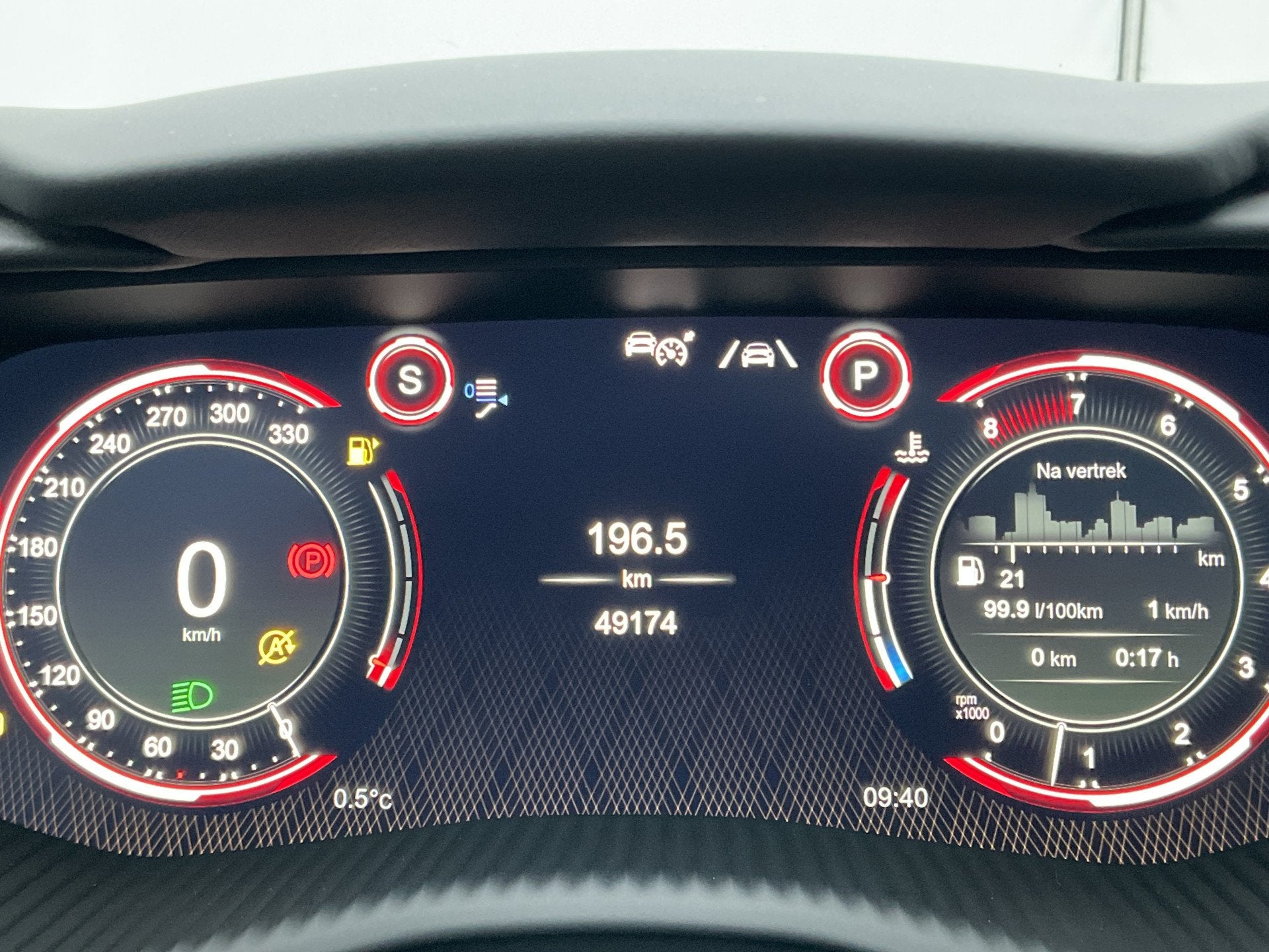 Foto 42 van Aston Martin Dbx 4.0 V8 360 Memory Stoelverw/koeling Sfeer