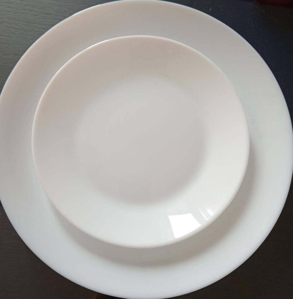Te koop witte ontbijt en dinner borden(zo goed als nieuw), Huis en Inrichting, Keuken | Servies, Ophalen, Overige materialen, Zo goed als nieuw
