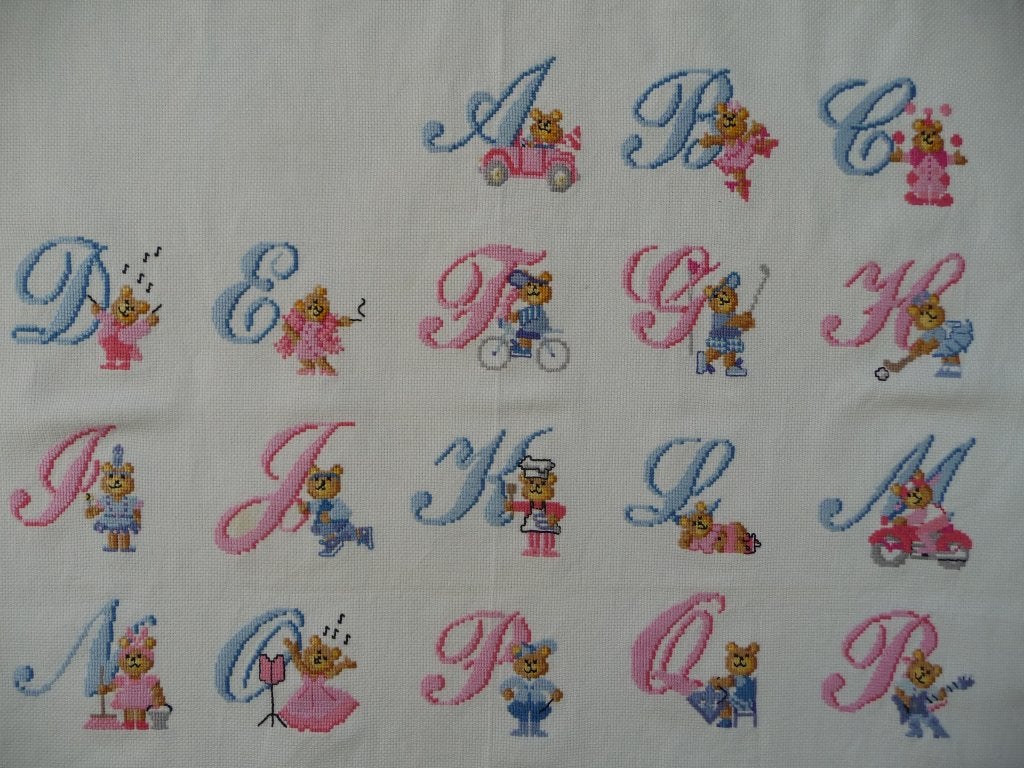 Borduurwerk "Beertjes A.B.C" (roze-blauw), Verzenden, Zo goed als nieuw, Handborduren, Onderdeel of Toebehoren