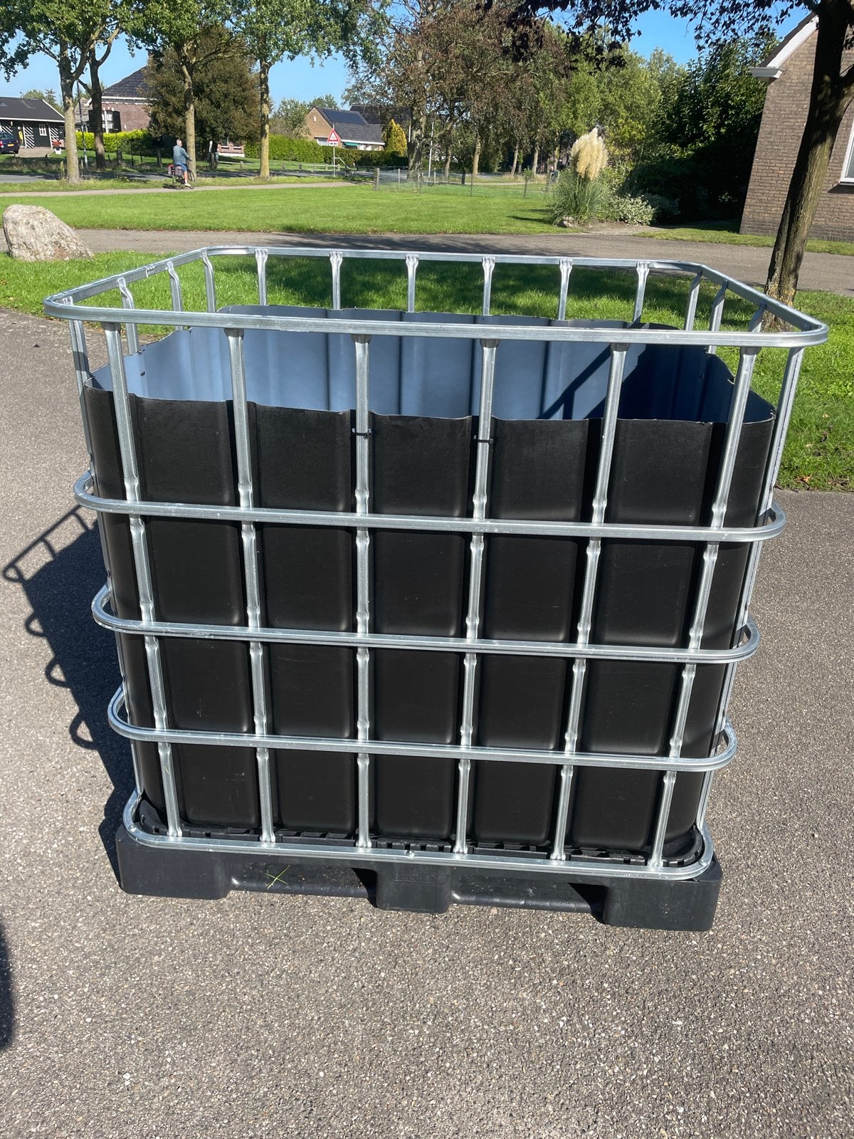 IBC container 1000 liter - Zwart met kraan, Kunststof, Gebruikt, Met kraantje, 150 liter of meer