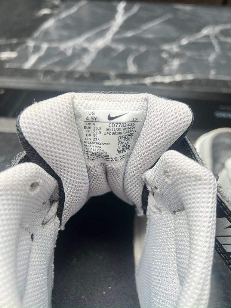 Nike Schoenen maat 36.5, Kinderen en Baby's, Kinderkleding | Schoenen en Sokken, Meisje, Schoenen, Ophalen of Verzenden, Zo goed als nieuw