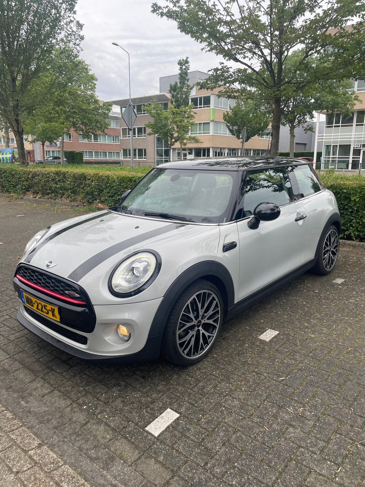 Mini Cooper 1.5 2017, Auto's, Voorwielaandrijving, Euro 6, 4 stoelen, Origineel Nederlands