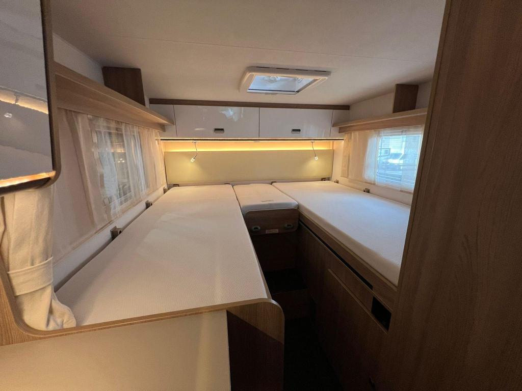 Laika Compact 9 enkele bedden, automaat, 665 lang vol opties, Ringverwarming, Fiat, Tot en met 2, Bedrijf
