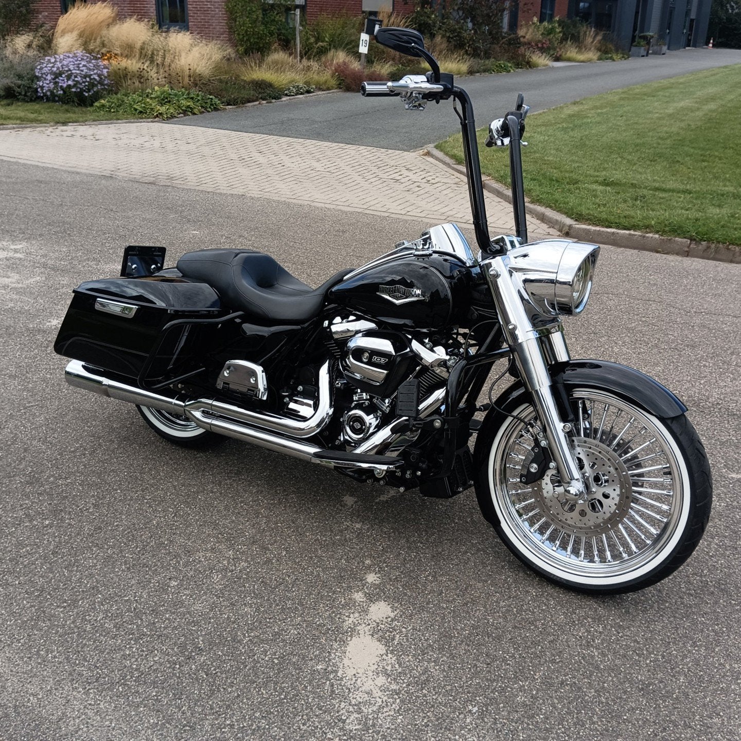 Harley Davidson 2017 M8 Mexican Style 107 FLHR Road King, Motoren, 1746 cc, Laan van Vredenoord 33
2289 DA  Rijswijk, NL, Cruise Control