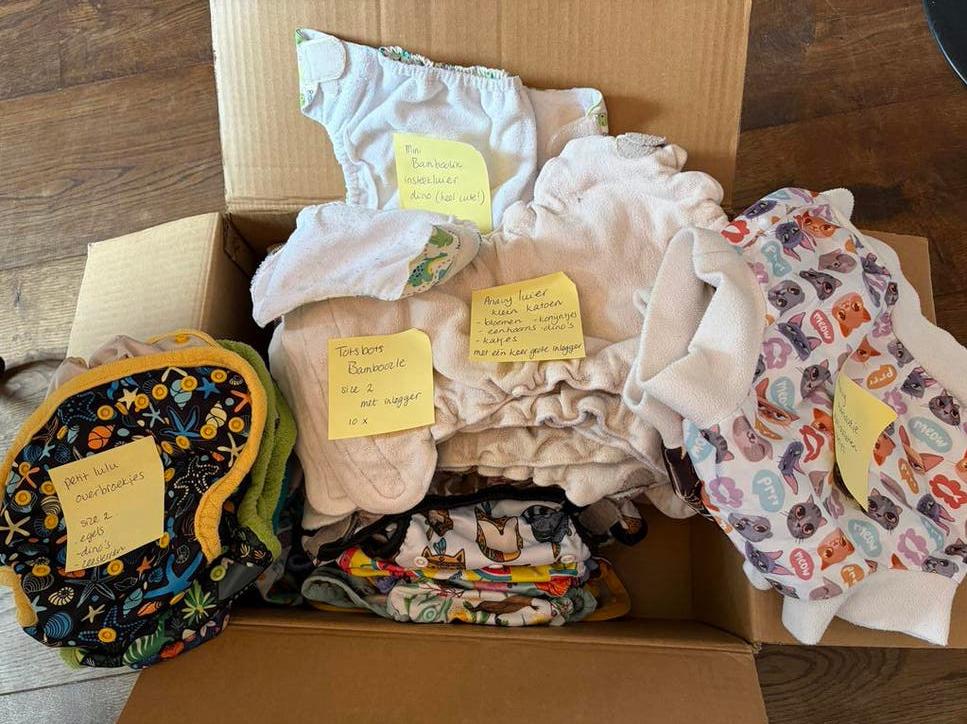 Groot pakket wasbare luiers met inleggers en overbroekjes, Ophalen of Verzenden, Gebruikt, One size