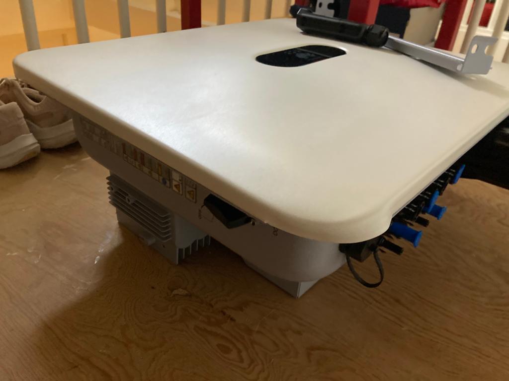 Omvormer Huawei SUN2000 12KTL, Doe-het-zelf en Verbouw, Zonnepanelen en Toebehoren, Ophalen, Zo goed als nieuw