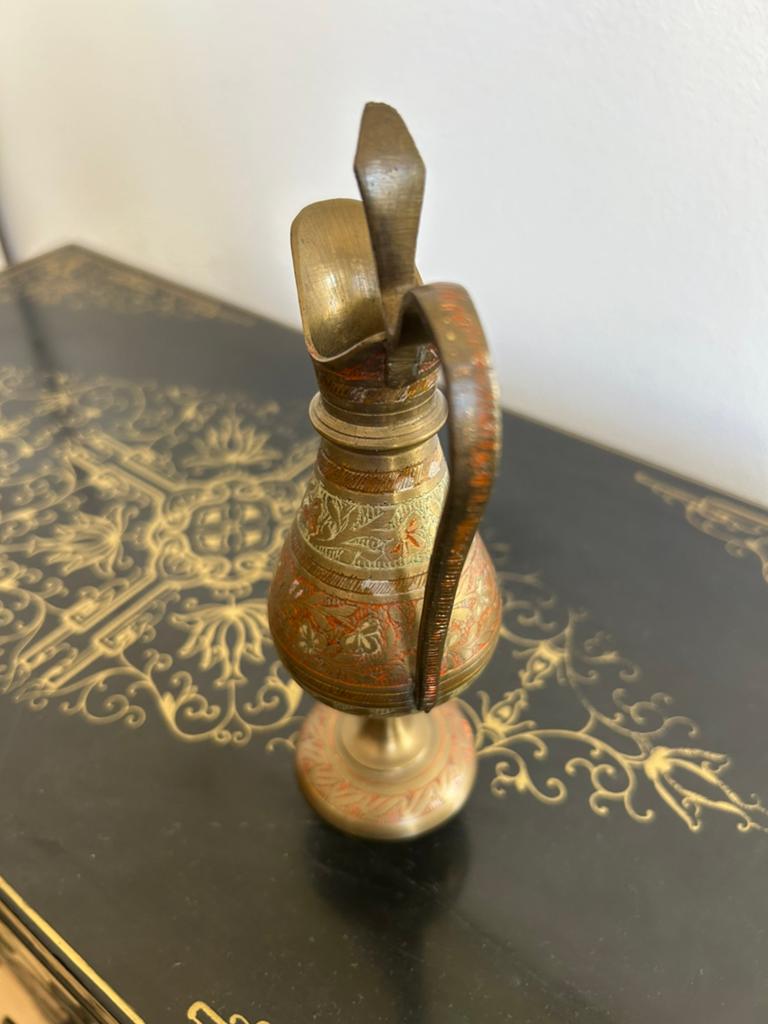 Antieke koperen Indiase ranke kan met gegraveerde patronen, Antiek en Kunst, Antiek | Koper en Brons, Ophalen of Verzenden