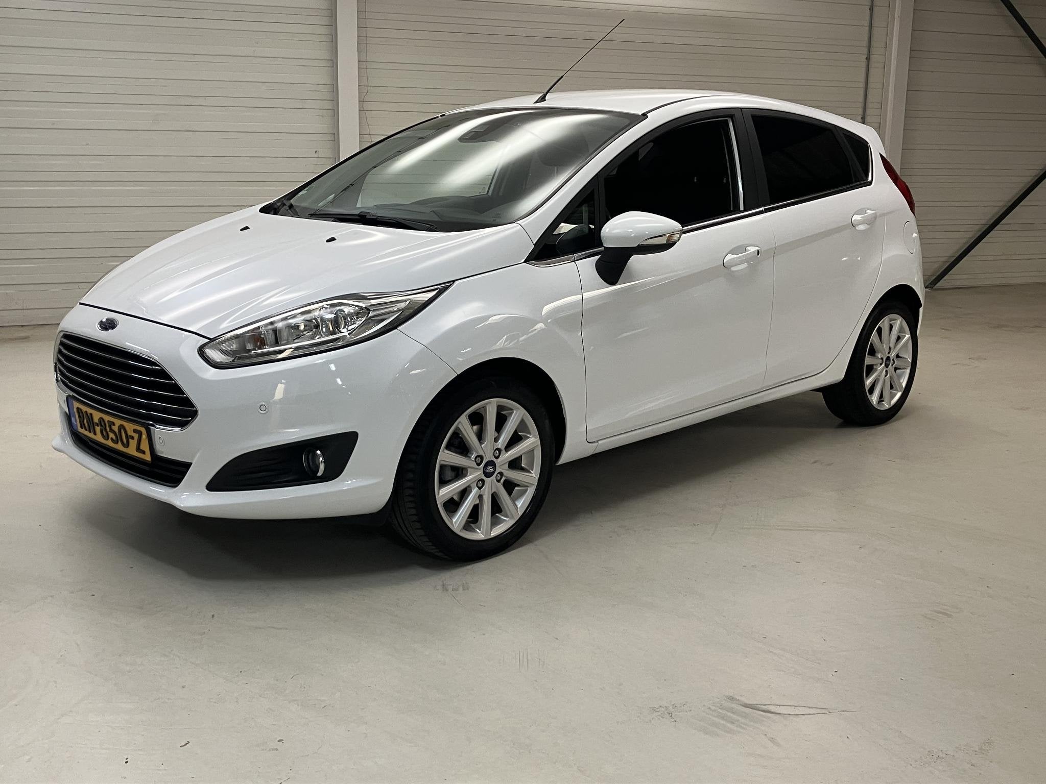 Ford Fiesta 1.0 EcoBoost Titanium 5drs / Airco / LM velgen, Auto's, Voorwielaandrijving, Euro 6, Origineel Nederlands, Bedrijf