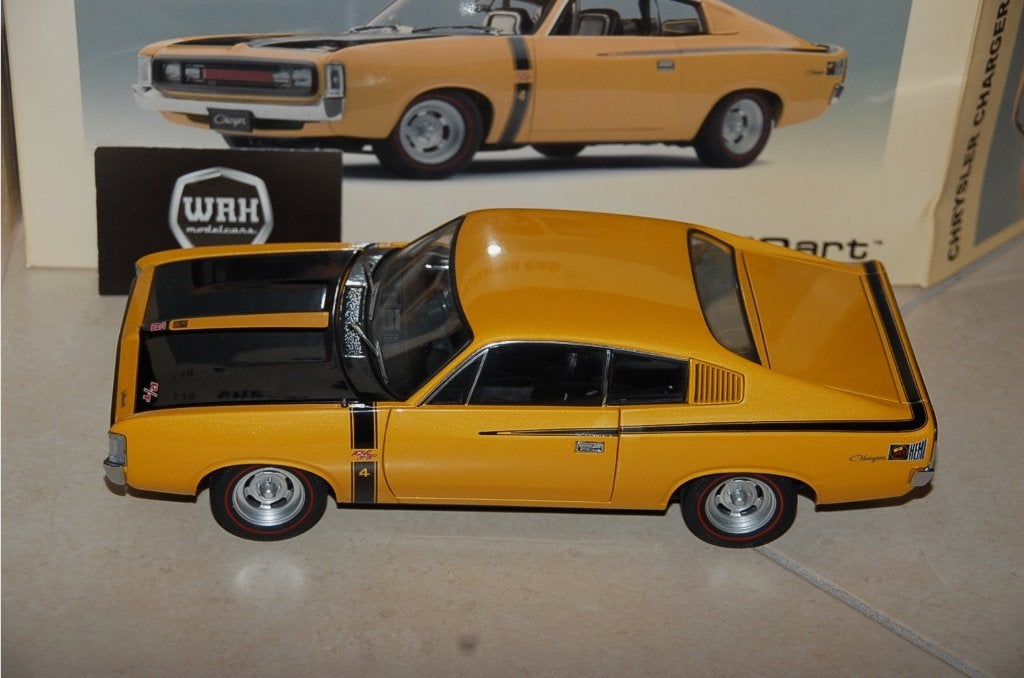1:18 CHRYSLER CHARGER yellow Autoart 71504 in doos WRH, Hobby en Vrije tijd, Modelauto's | 1:18, Verzenden, Zo goed als nieuw