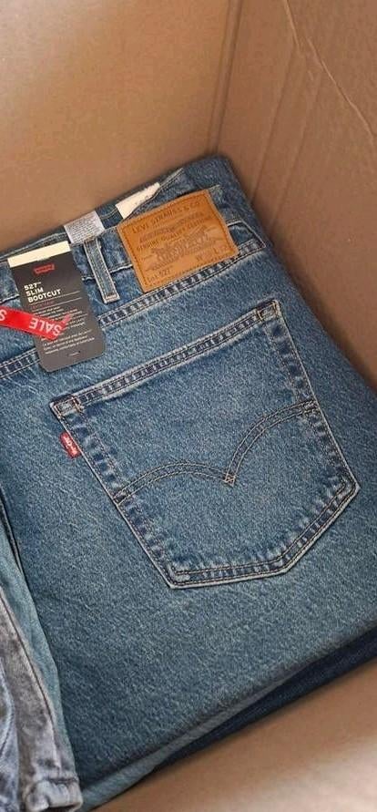 Grote partij nieuwe jeans(Levi's,Diesel,Lee,Nudie, Wrangler), Ophalen of Verzenden, Nieuw, Blauw, W33 - W34 (confectie 48/50)