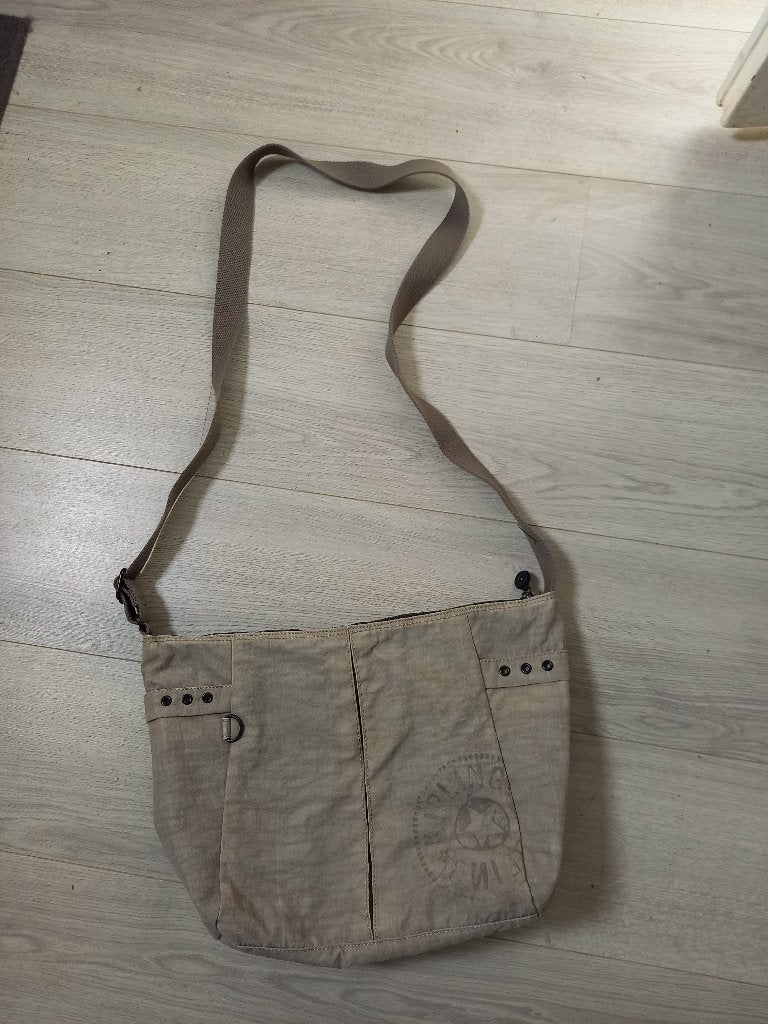 Fijne Grote Beige Kipling Tas / Buideltas, Ophalen of Verzenden, Gebruikt, Beige, Overige typen