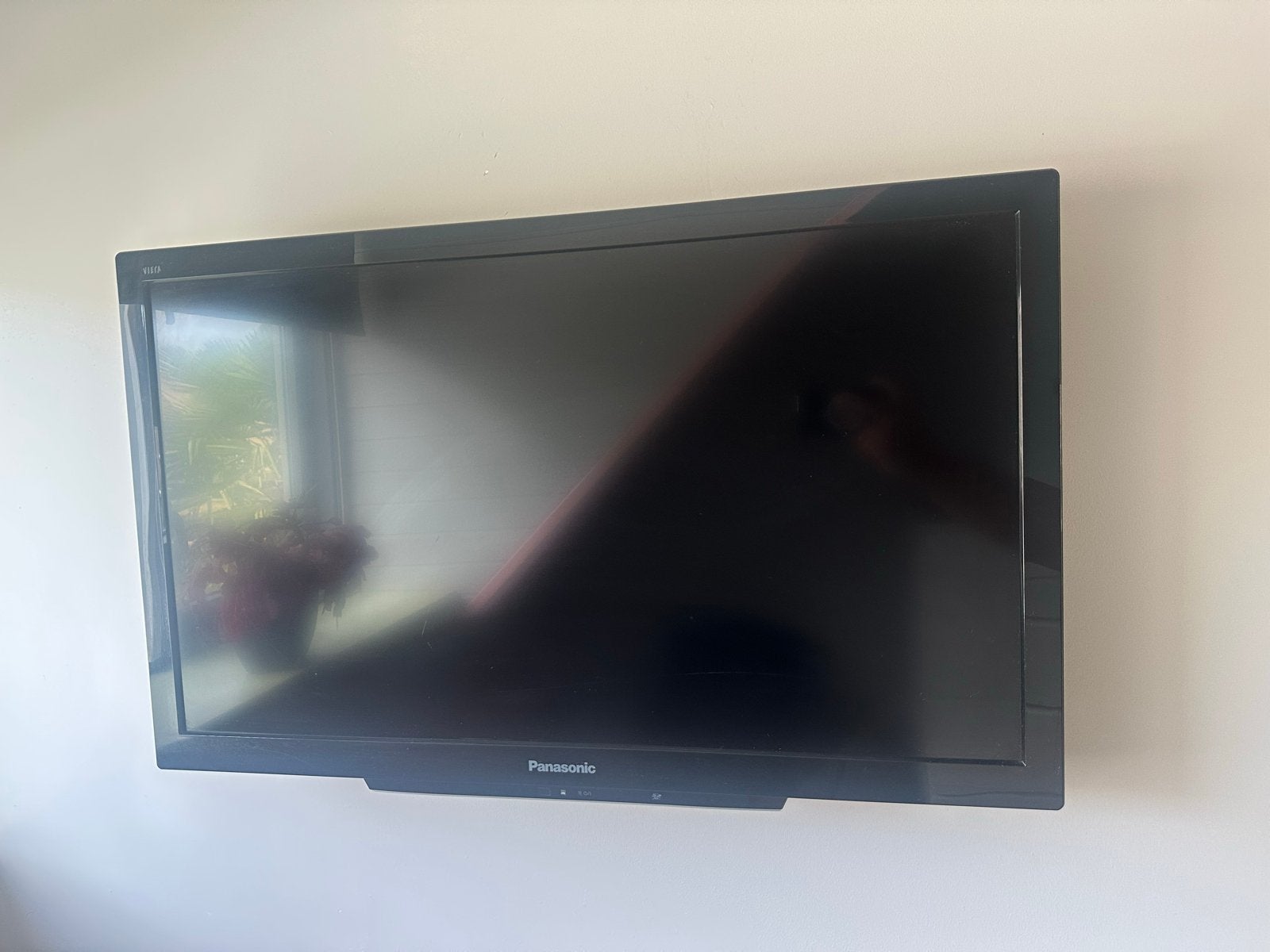 Panasonic LCD TV - Ideaal voor kleine ruimtes, Ophalen, Gebruikt, Panasonic, 50 Hz