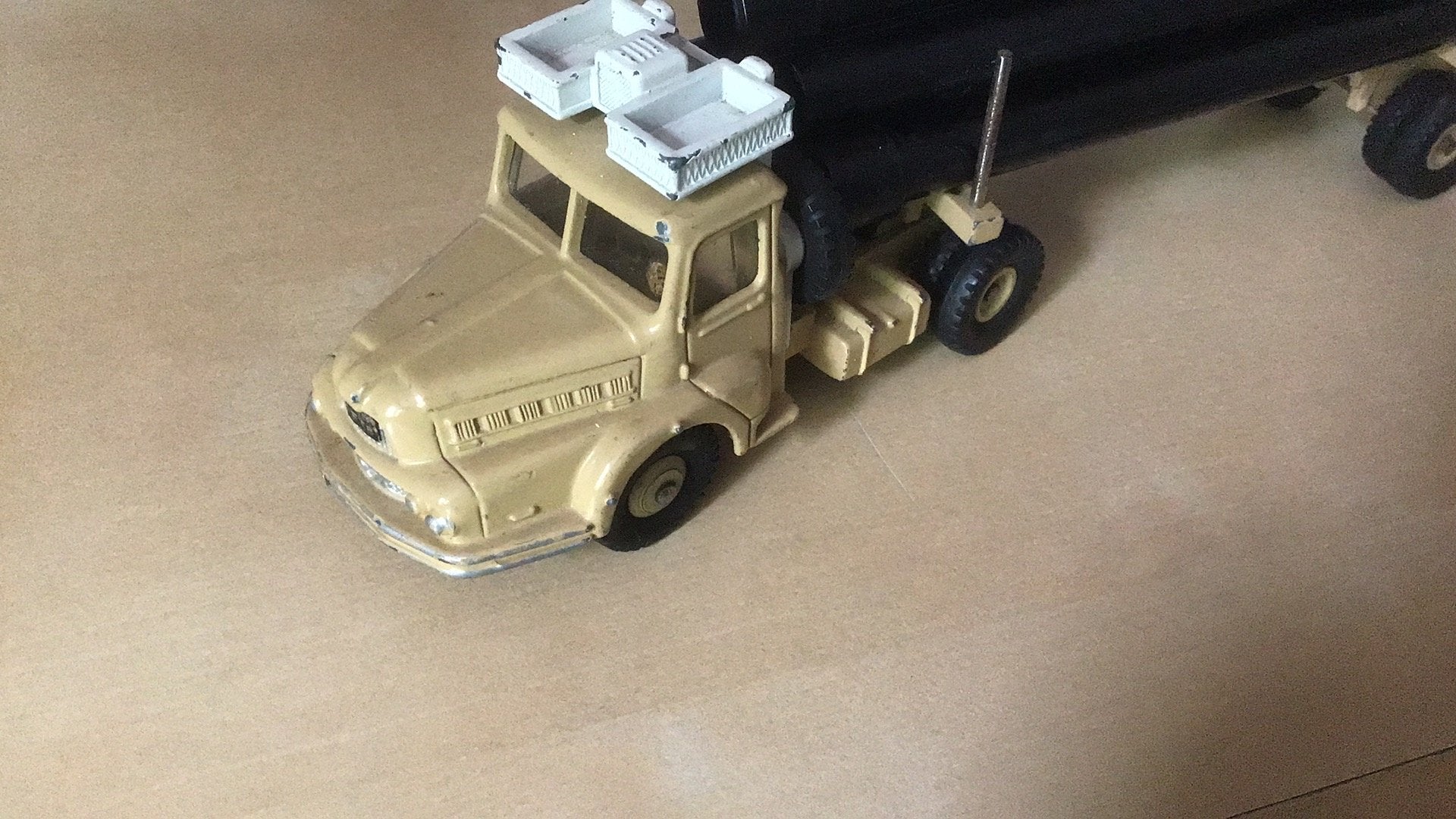 DINKY TOYS TRACTEUR UNIC FRAAI + COMPL. +6 BUIZEN NO ATLAS, Ophalen of Verzenden, Bus of Vrachtwagen, Dinky Toys
