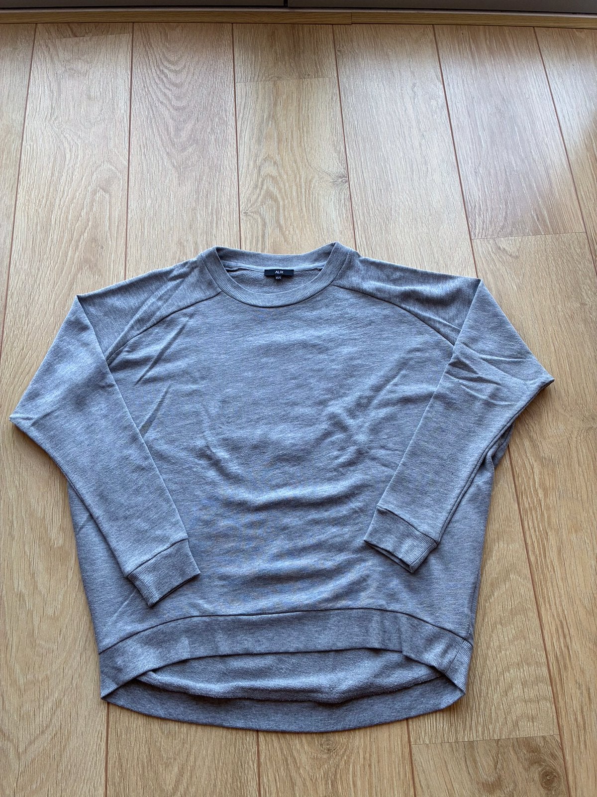 Alix the label zomer trui met vlindermouw + detail op de rug, Ophalen of Verzenden, Gedragen, Grijs