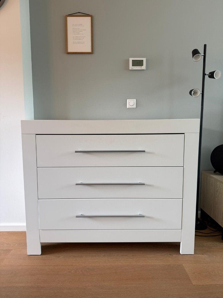 Bopita babykamer set – ledikant + commode + matras, Kinderen en Baby's, Kinderkamer | Complete kinderkamers, Ophalen, Zo goed als nieuw